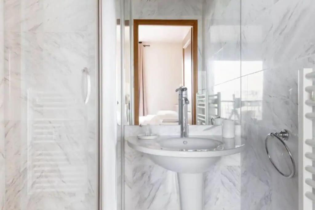 Avenue Montaigne Luxury Apartment 2Br 4P Paris Extérieur photo